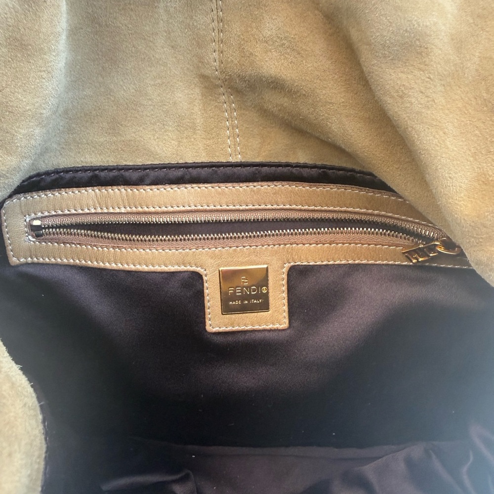 Fendi Baguette - Picture 10 of 13